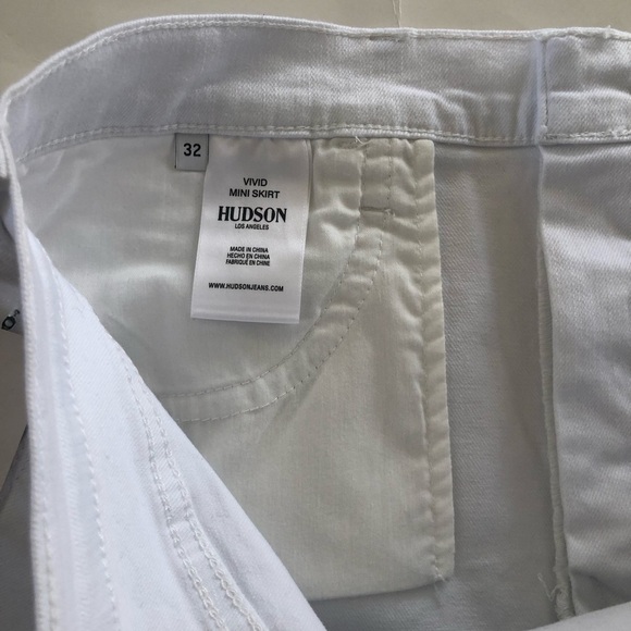 Hudson Jeans Vivid White Frayed Hem Denim Mini Skirt Size 32/XL - Picture 6 of 11